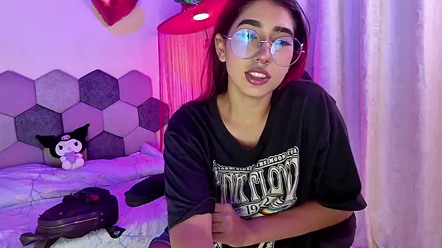 Horny tgn online show from March 2026 05:50:02 PM