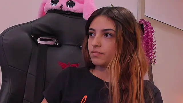 Snapshot of sofiarouge chatting on February 2025 02:14:01 AM sofiarouge online show from February 2025 02:14:01 AM