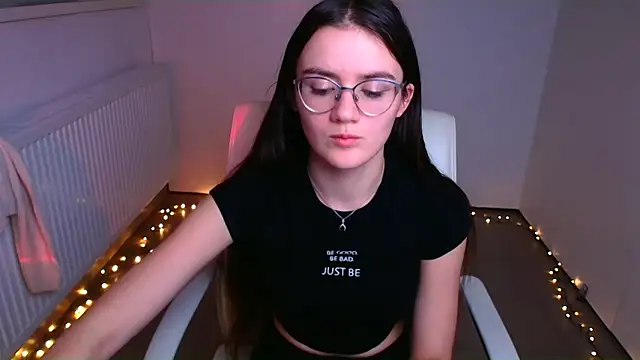 Snapshot of Josephine_jo chatting on January 2025 04:38:01 AM Josephine jo online show from January 2025 04:38:01 AM