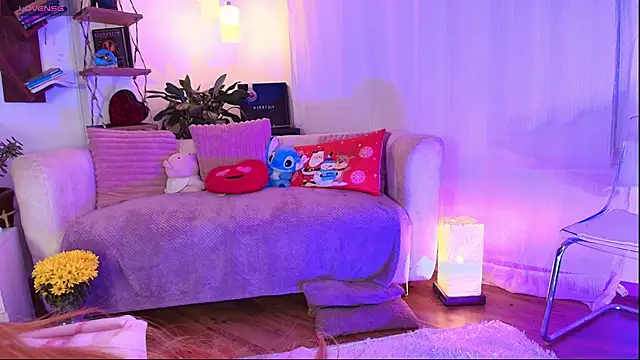 HANNAH LOVEE online show from November 2025 05:40:01 AM