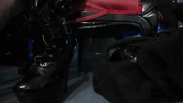 Snapshot of LusstCruella chatting on January 2025 09:53:02 PM LusstCruella online show from January 2025 09:53:02 PM