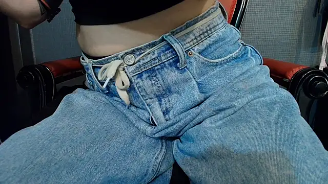 Snapshot of LusstCruella chatting on February 2025 02:13:01 PM LusstCruella online show from February 2025 02:13:01 PM