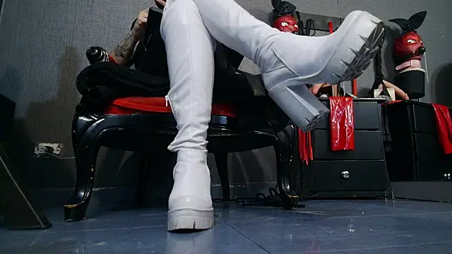 Snapshot of LusstCruella chatting on February 2025 05:11:02 PM LusstCruella online show from February 2025 05:11:02 PM