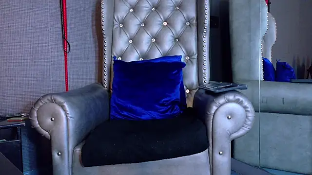 Snapshot of LusstCruella chatting on October 2025 11:12:02 PM LusstCruella online show from October 2025 11:12:02 PM