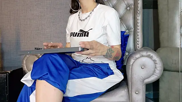 Snapshot of LusstCruella chatting on October 2025 03:56:02 PM LusstCruella online show from October 2025 03:56:02 PM