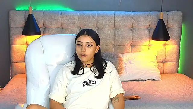 Laia and Aloby online show from January 2025 07:24:01 PM