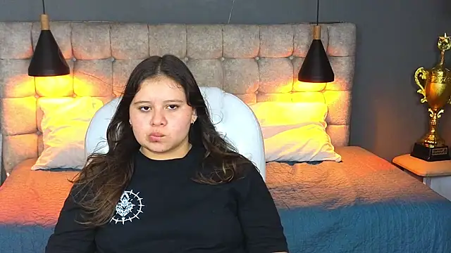 Laia and Aloby online show from January 2025 07:18:02 PM