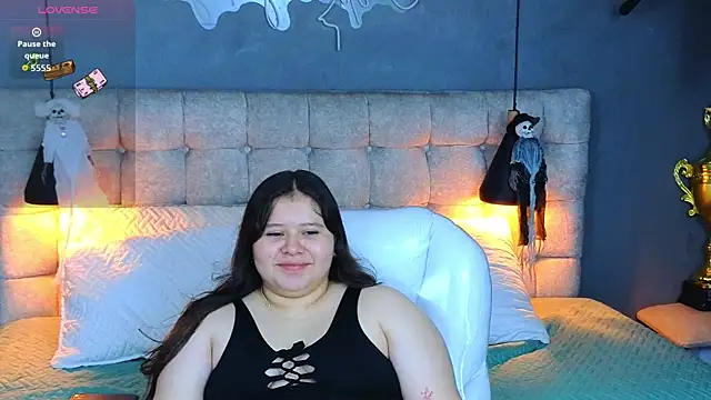 Laia and Aloby online show from October 2025 10:20:02 PM