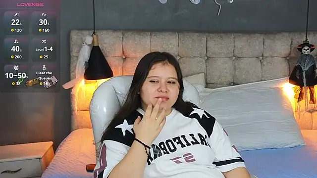 Laia and Aloby online show from October 2025 10:21:01 PM