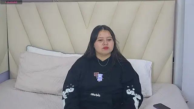 Laia and Aloby online show from February 2026 10:15:02 PM