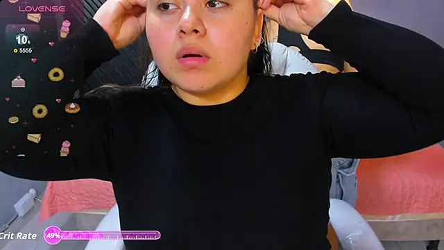 Snapshot of Laia_and_Aloby chatting on June 2026 11:09:02 PM Laia and Aloby online show from June 2026 11:09:02 PM