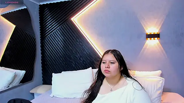Snapshot of Laia_and_Aloby chatting on July 2026 10:02:02 PM Laia and Aloby online show from July 2026 10:02:02 PM