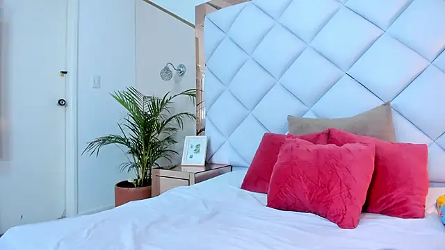 melaniee jones online show from December 2024 06:16:01 PM