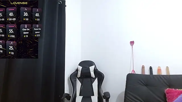 Snapshot of Kiara-Rider chatting on October 2025 04:38:01 AM Kiara-Rider online show from October 2025 04:38:01 AM