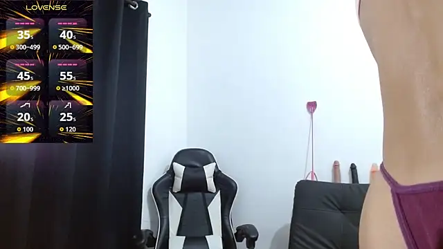 Snapshot of Kiara-Rider chatting on October 2025 04:48:01 AM Kiara-Rider online show from October 2025 04:48:01 AM