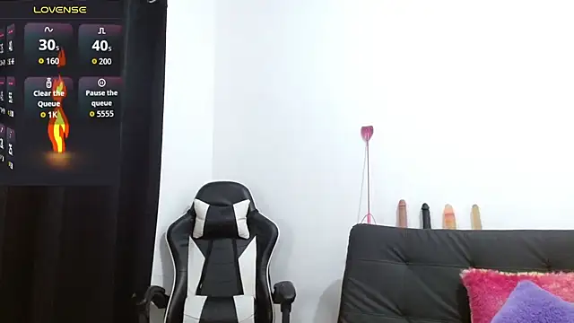 Snapshot of Kiara-Rider chatting on November 2025 07:10:01 PM Kiara-Rider online show from November 2025 07:10:01 PM