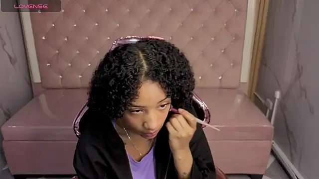 Violeth b online show from December 2025 12:44:02 PM