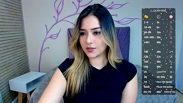 Snapshot of DahliaMoore chatting on December 2024 03:11:01 PM DahliaMoore online show from December 2024 03:11:01 PM