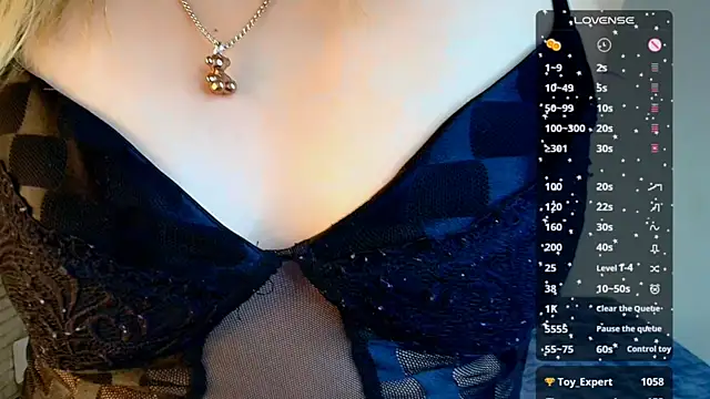 Snapshot of DahliaMoore chatting on January 2025 10:34:02 PM DahliaMoore online show from January 2025 10:34:02 PM