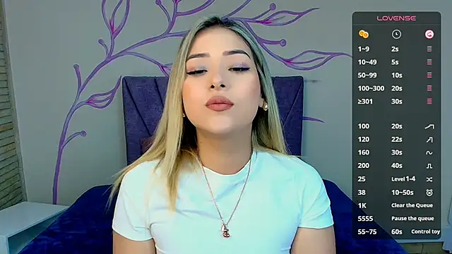 Snapshot of DahliaMoore chatting on January 2025 07:35:02 PM DahliaMoore online show from January 2025 07:35:02 PM