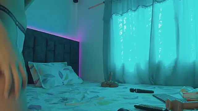 IssabellaLopez online show from November 2025 07:01:02 PM