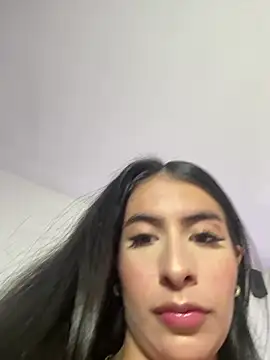 IssabellaLopez online show from June 2026 06:01:02 PM