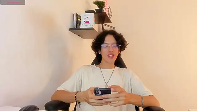 manu vera online show from September 2025 07:51:02 PM