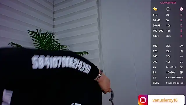 Snapshot of venusleroy_ chatting on January 2025 03:26:01 AM venusleroy online show from January 2025 03:26:01 AM