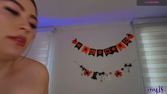 Snapshot of venusleroy_ chatting on October 2025 09:12:02 PM venusleroy online show from October 2025 09:12:02 PM