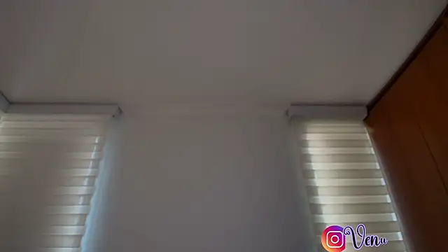 Snapshot of venusleroy_ chatting on November 2025 09:03:02 PM venusleroy online show from November 2025 09:03:02 PM