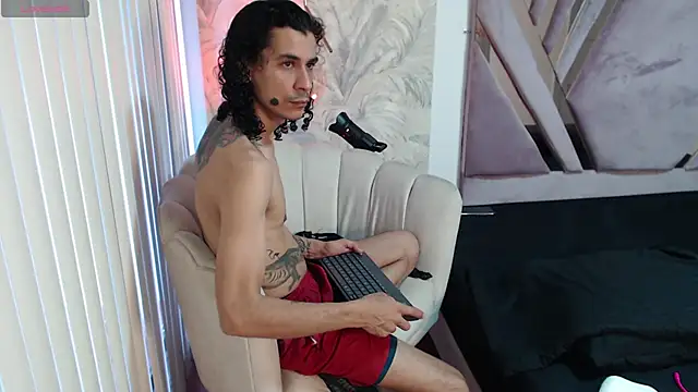 Snapshot of jackstanford chatting on December 2024 01:53:02 PM jackstanford online show from December 2024 01:53:02 PM