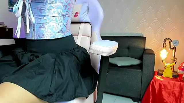 Alaia Love77 online show from April 2026 06:27:02 PM