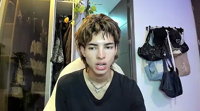 santy-kitty online show from January 2025 11:29:01 PM