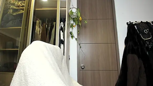 santy-kitty online show from March 2025 03:24:01 AM