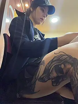 EemaHaruki online show from April 2026 05:28:01 PM