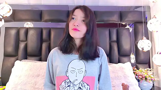 Snapshot of AlliciaKim chatting on February 2025 07:21:01 PM AlliciaKim online show from February 2025 07:21:01 PM