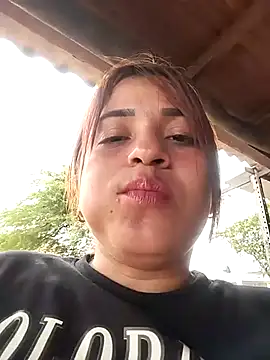 perlita05 online show from February 2025 09:15:02 PM