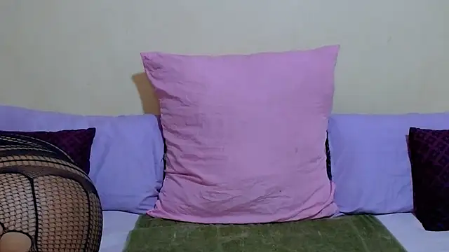 Snapshot of DiamondLuv29 chatting on January 2026 11:58:01 AM DiamondLuv29 online show from January 2026 11:58:01 AM