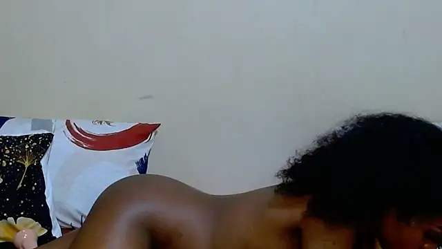 Snapshot of DiamondLuv29 chatting on February 2026 03:19:02 PM DiamondLuv29 online show from February 2026 03:19:02 PM