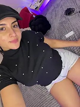 Snapshot of anniemorgan01 chatting on October 2025 03:36:02 AM anniemorgan01 online show from October 2025 03:36:02 AM