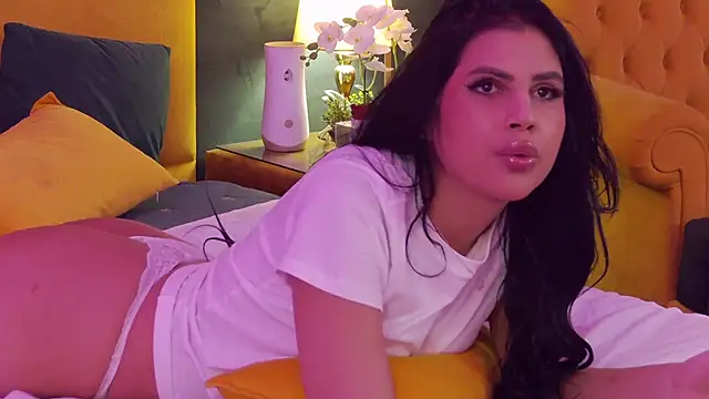 Snapshot of GiuliaHarvey chatting on February 2025 10:20:02 PM GiuliaHarvey online show from February 2025 10:20:02 PM