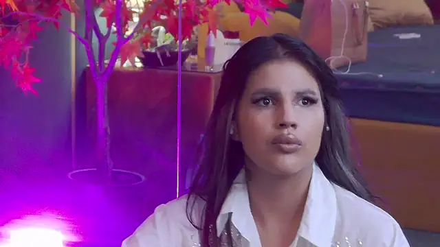 Snapshot of GiuliaHarvey chatting on September 2025 12:01:02 AM GiuliaHarvey online show from September 2025 12:01:02 AM