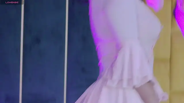 GiuliaHarvey online show from November 2025 03:56:02 PM