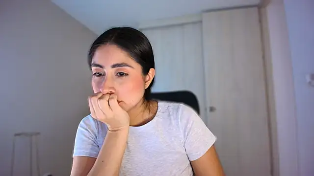 auroracaruso11 online show from July 2026 08:36:02 PM
