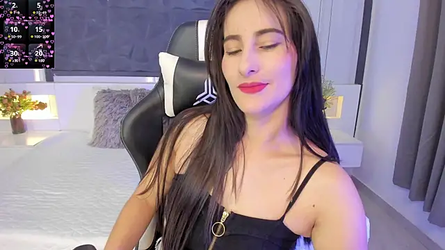 Snapshot of SaraGomez1 chatting on December 2025 01:49:02 PM SaraGomez1 online show from December 2025 01:49:02 PM