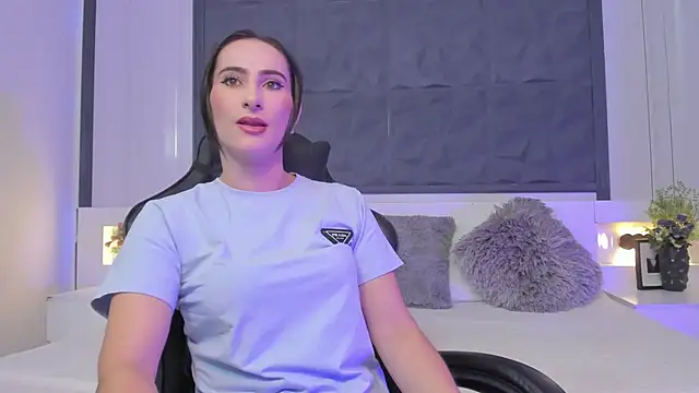 Snapshot of SaraGomez1 chatting on February 2026 01:07:02 PM SaraGomez1 online show from February 2026 01:07:02 PM