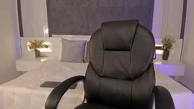 Snapshot of SaraGomez1 chatting on February 2026 01:44:01 PM SaraGomez1 online show from February 2026 01:44:01 PM