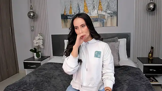 Snapshot of SaraGomez1 chatting on May 2026 12:09:02 PM SaraGomez1 online show from May 2026 12:09:02 PM