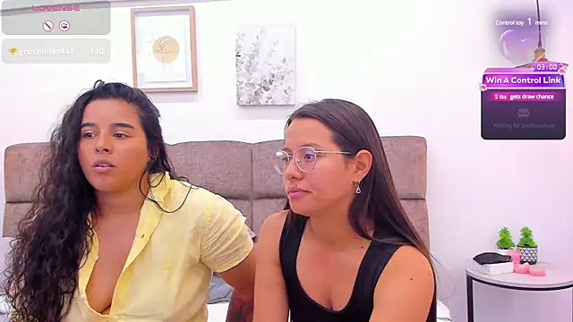 Snapshot of Dilan_y_Mia chatting on March 2025 04:17:01 PM Dilan y Mia online show from March 2025 04:17:01 PM