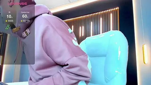 Lobo 17  online show from February 2026 03:40:01 AM